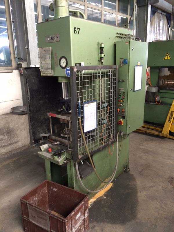 Neff EZP 25 trimming press, used