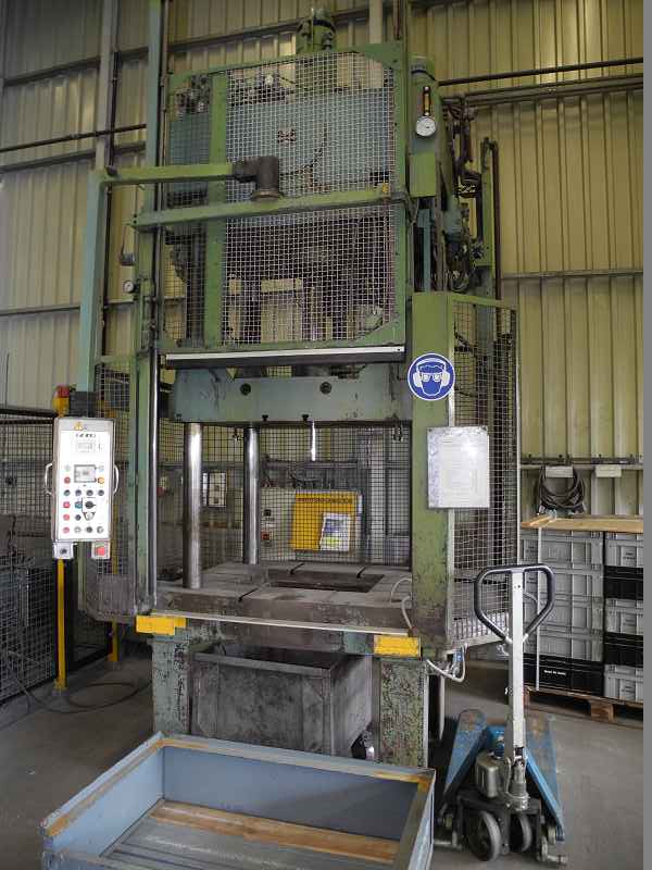Reis SEP 9-30 trimming press, used