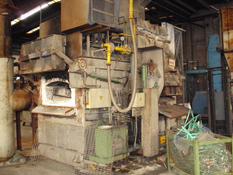 ZPF ST-G1T2,5 Aluminum melting and holding furnace, used