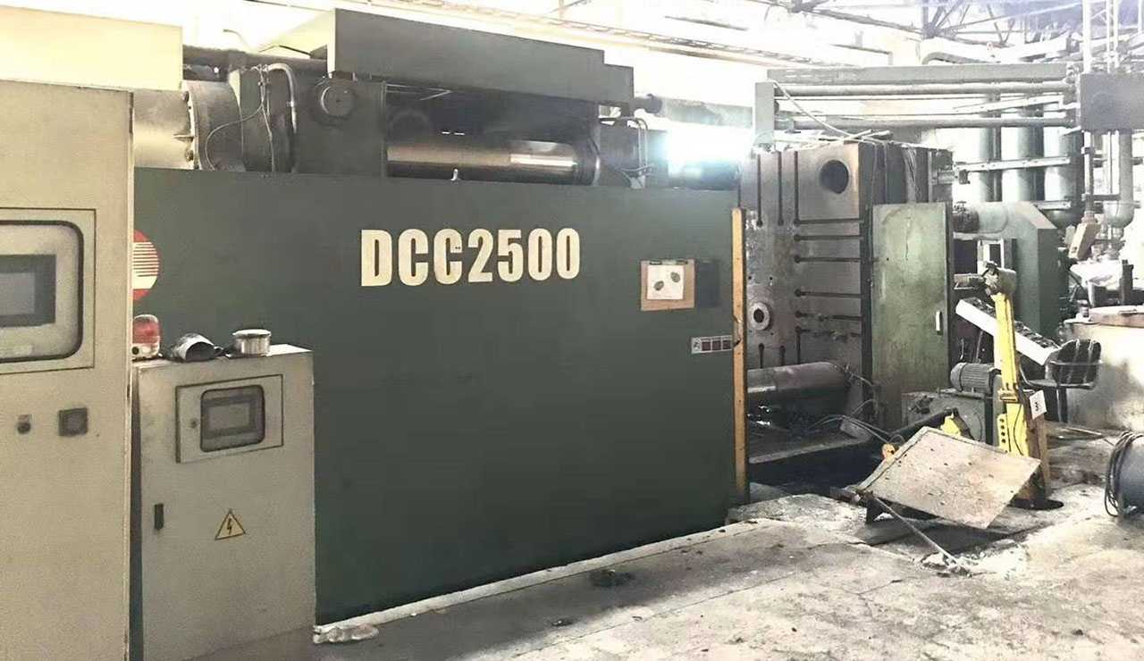 LK Machinery DCM 2500 İkinci el soğuk kamaralı basınçlı döküm makineleri, KK1540