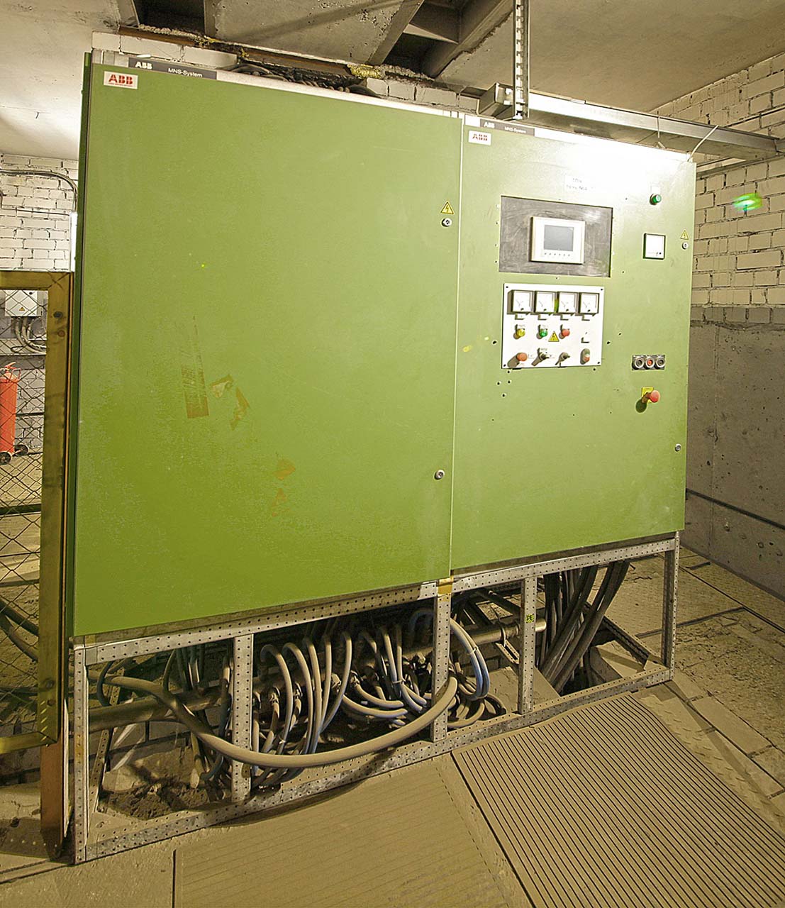 ABB ITMK 5 crucible tilting furnace O1672, used