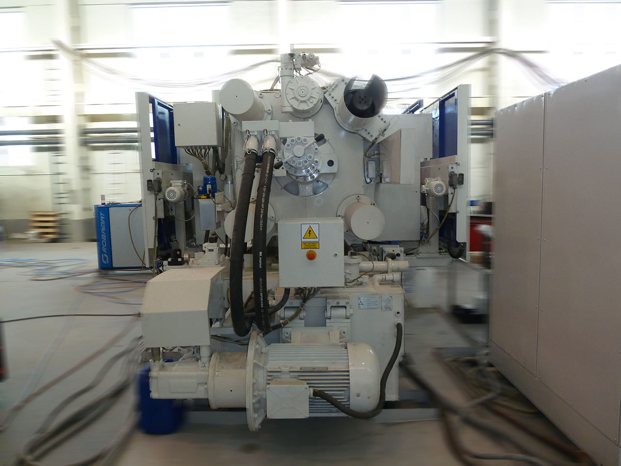 Reconditioning of cold chamber die casting machine