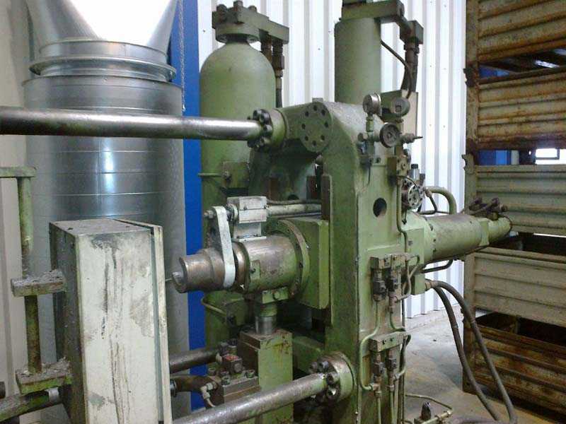 Vihorlat CLH 400 cold chamber die casting machine, used