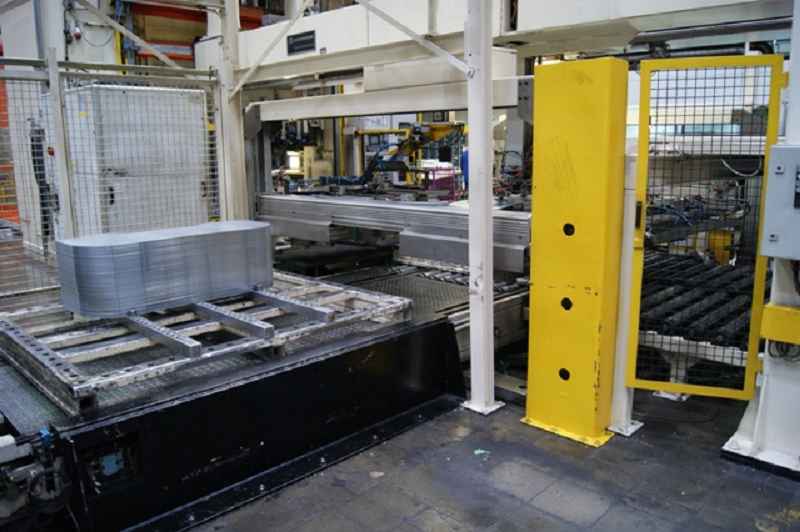 Schuler press line 800 t, used