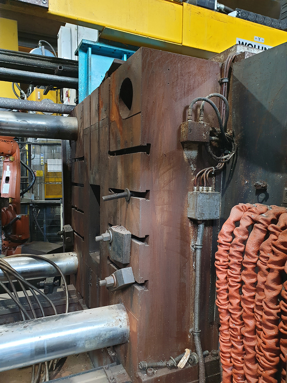 LK Machinery CDCM 800 SQ cold chamber die casting machine KK1638, used