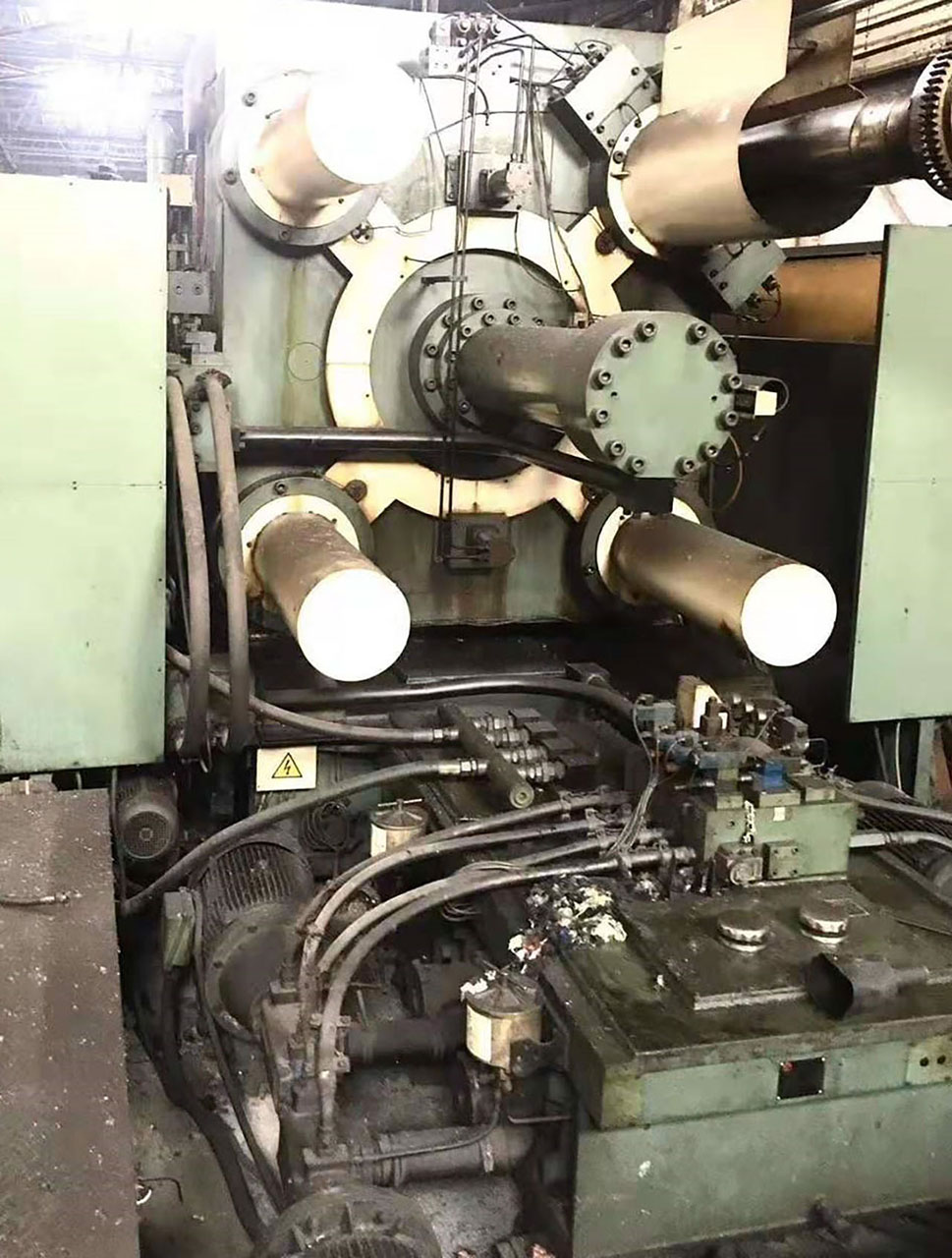 LK Machinery DCM 2500 İkinci el soğuk kamaralı basınçlı döküm makineleri, KK1540