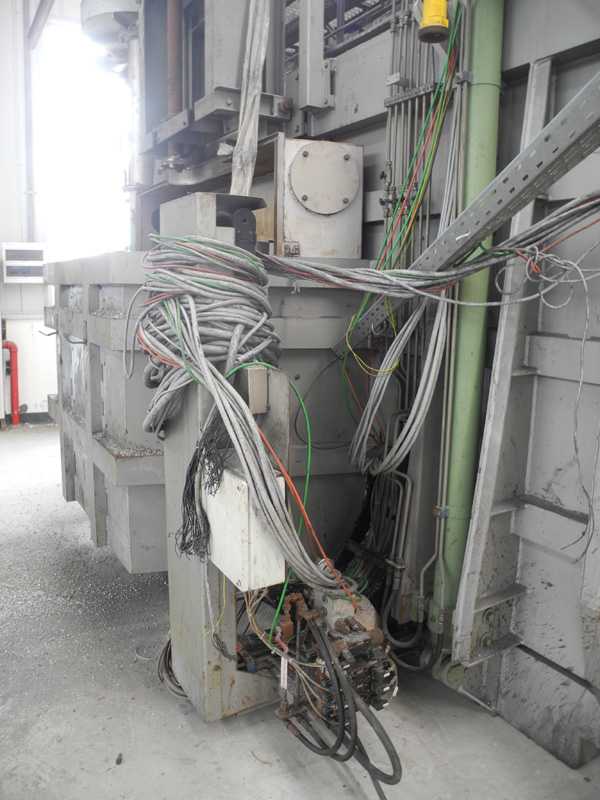 ZPF ST-G2T6HTH Aluminum melting and holding furnace, used O1612