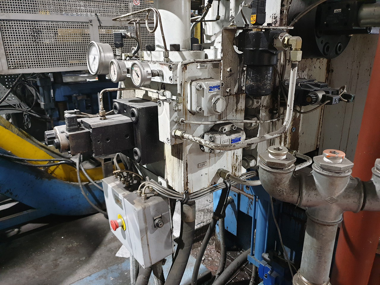 LK Machinery CDCM 800 SQ cold chamber die casting machine KK1507, used