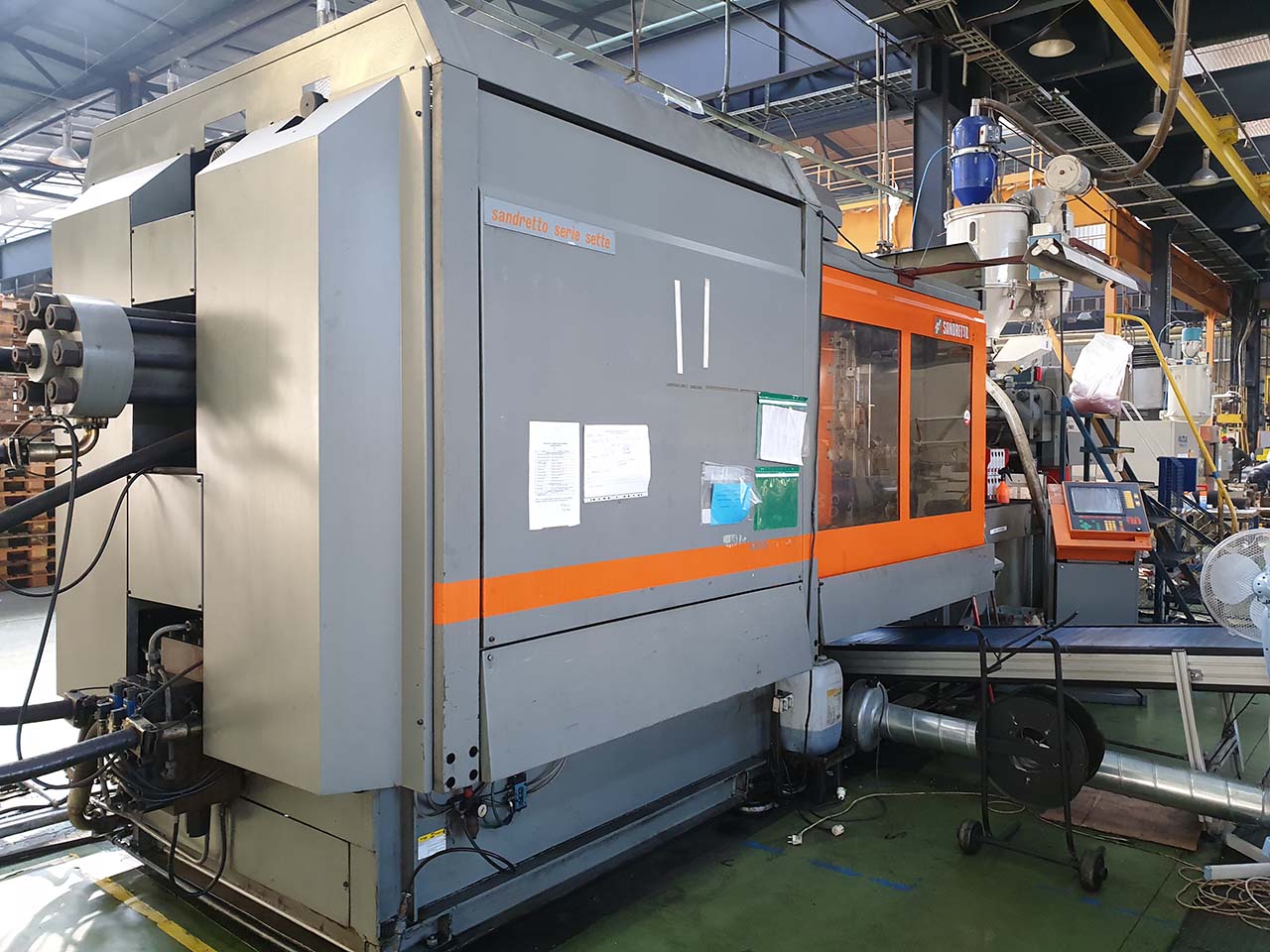 Sandretto 650 injection moulding machine IA2537, used