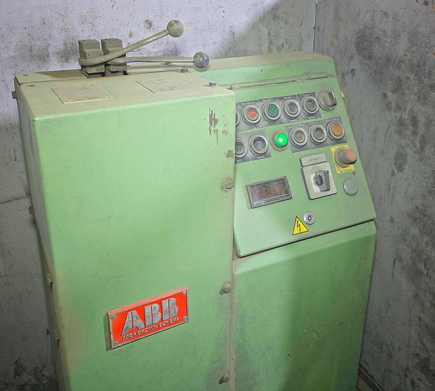 ABB ITMK 5 crucible tilting furnace O1673, used