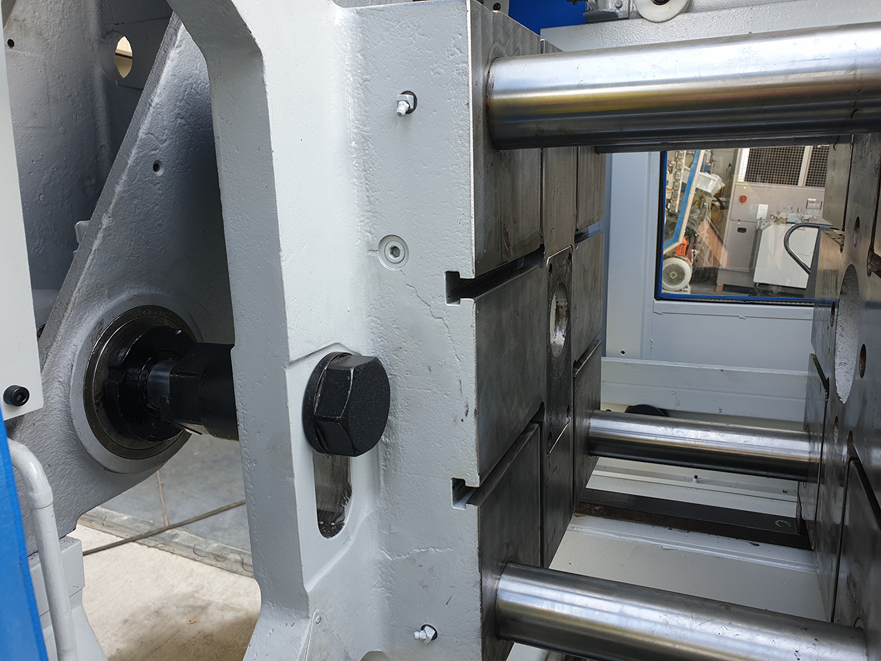Reconditioning of Frech DAW 80 hot chamber die casting machine