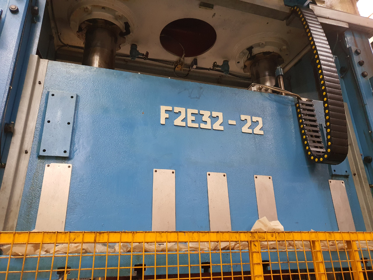 Presse hydraulique Spiertz 320 t PR2486, utilisée