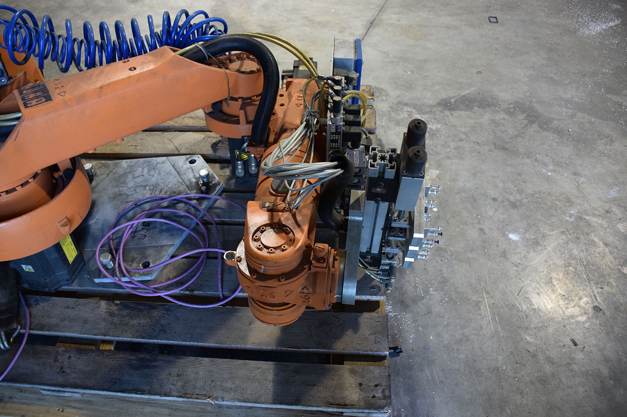 Kuka KR 15/2 foundry robot HR1817, used