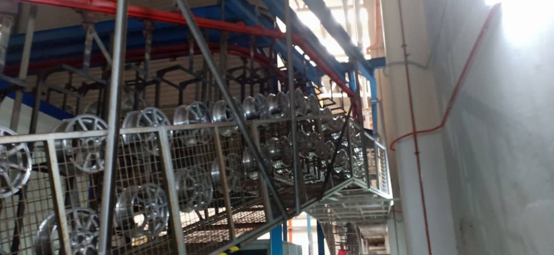 usine de roues en aluminium pour voitures particulières IA2551, usagé